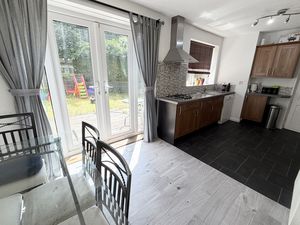 Dining Kitchen- click for photo gallery